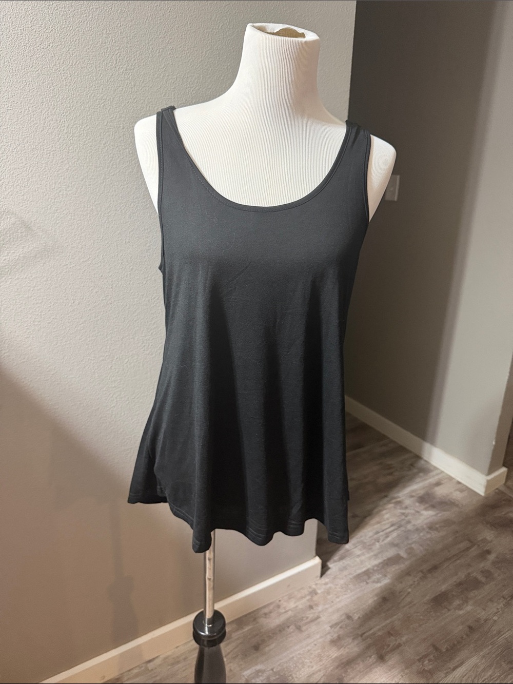 SHEIN Black Lace-Back Camisole Tank